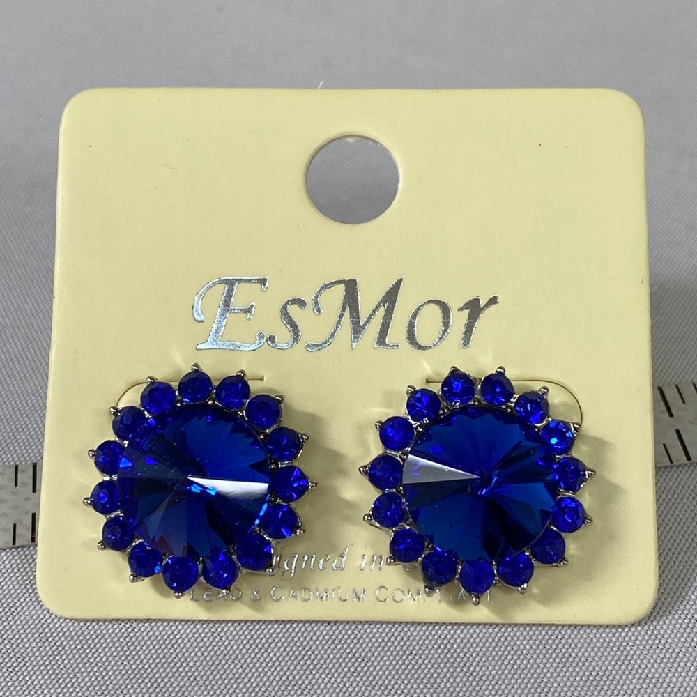 Sparkly blue flower motif rhinestone earrings